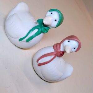 Vintage Hand painted Porcelain Geese With Bonnet Salt N Pepper Shakers